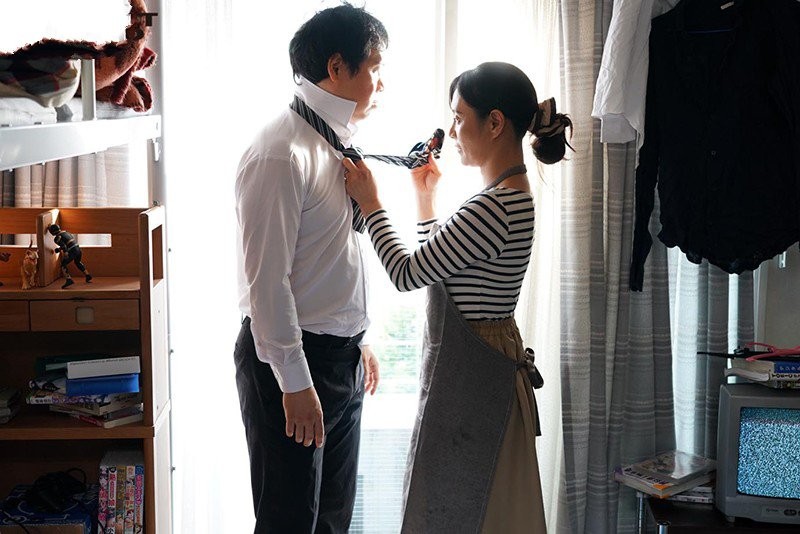 Con chồng được mẹ kế chén thỏa mãn tình dục